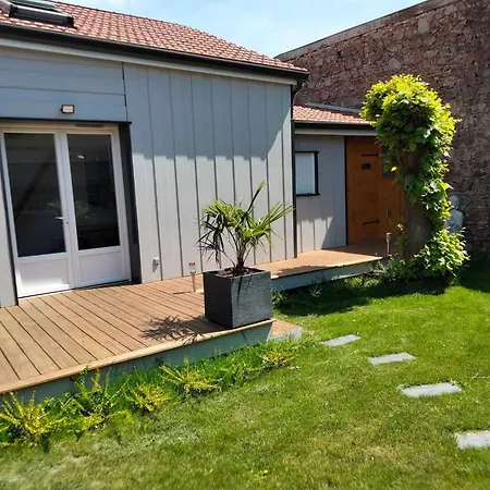 펜션 Sejour Au Jardin De Cupidon Avec Jacuzzi Et Sauna